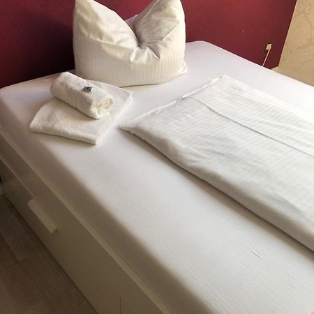 Düren - Eifel Hotel & Restaurant Arnoldusklause מראה חיצוני תמונה