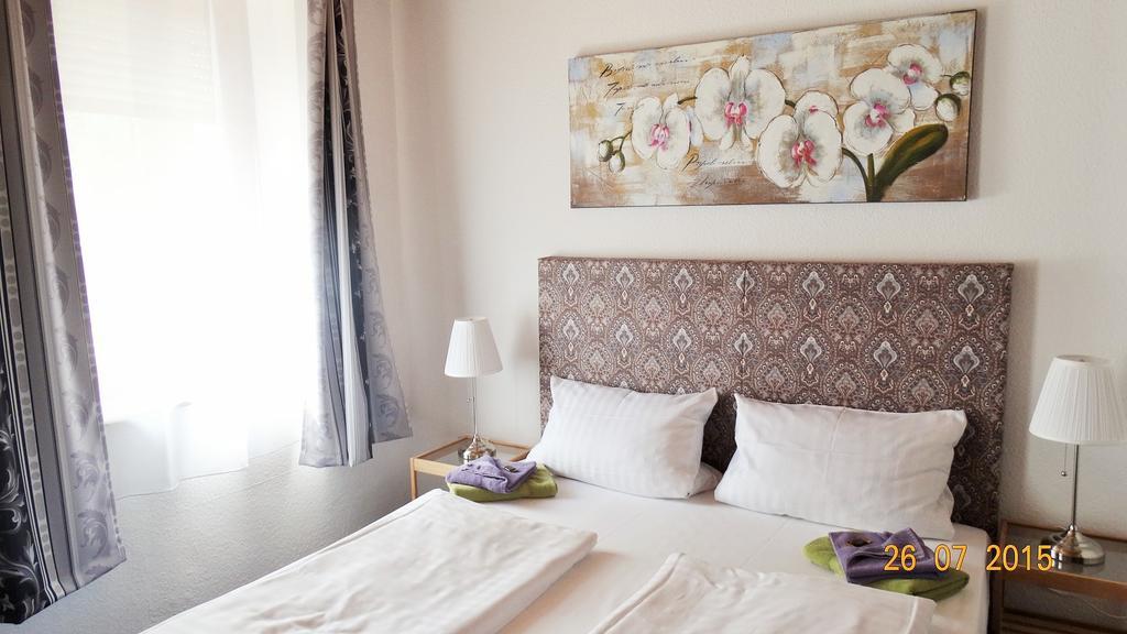 Düren - Eifel Hotel & Restaurant Arnoldusklause חדר תמונה