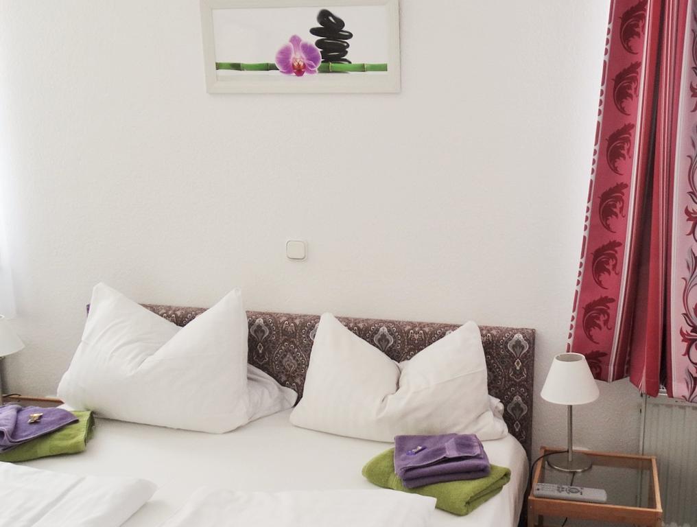 Düren - Eifel Hotel & Restaurant Arnoldusklause חדר תמונה