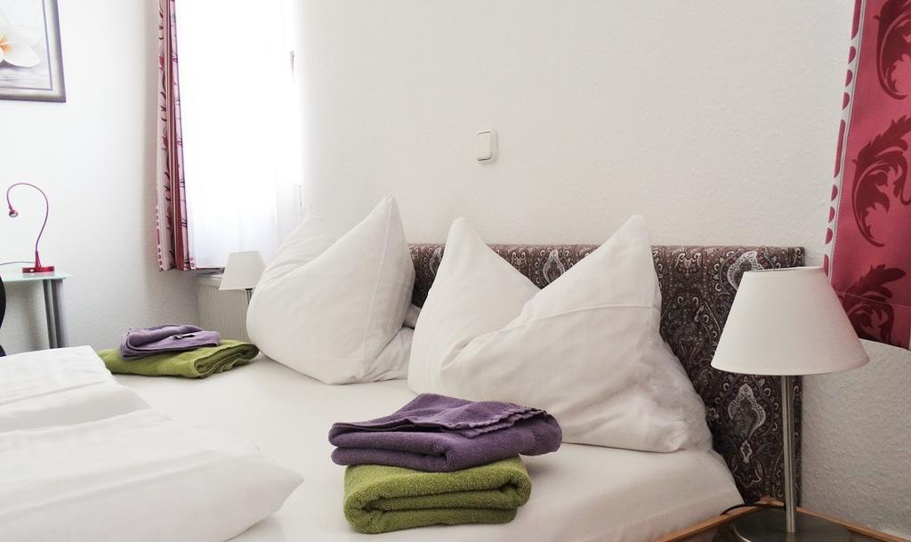 Düren - Eifel Hotel & Restaurant Arnoldusklause חדר תמונה