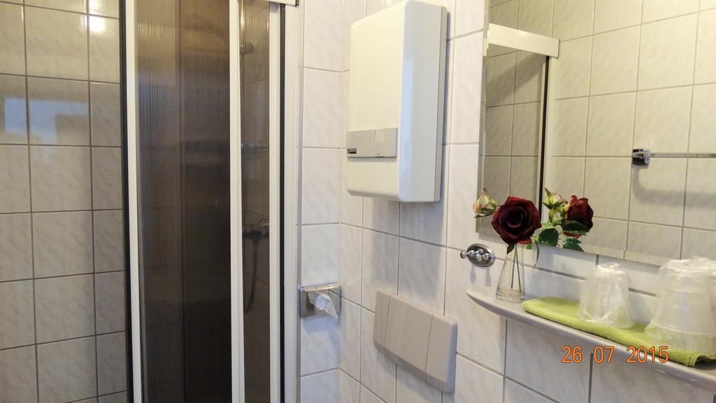 Düren - Eifel Hotel & Restaurant Arnoldusklause חדר תמונה