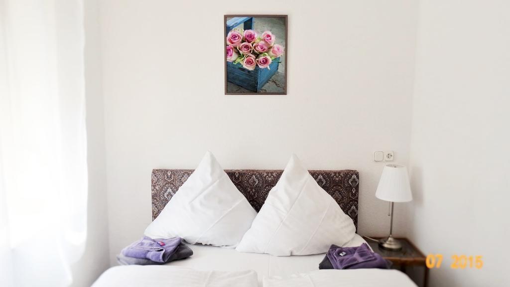 Düren - Eifel Hotel & Restaurant Arnoldusklause חדר תמונה