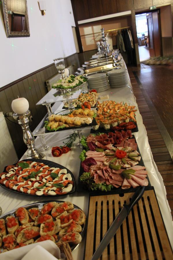 Düren - Eifel Hotel & Restaurant Arnoldusklause מראה חיצוני תמונה